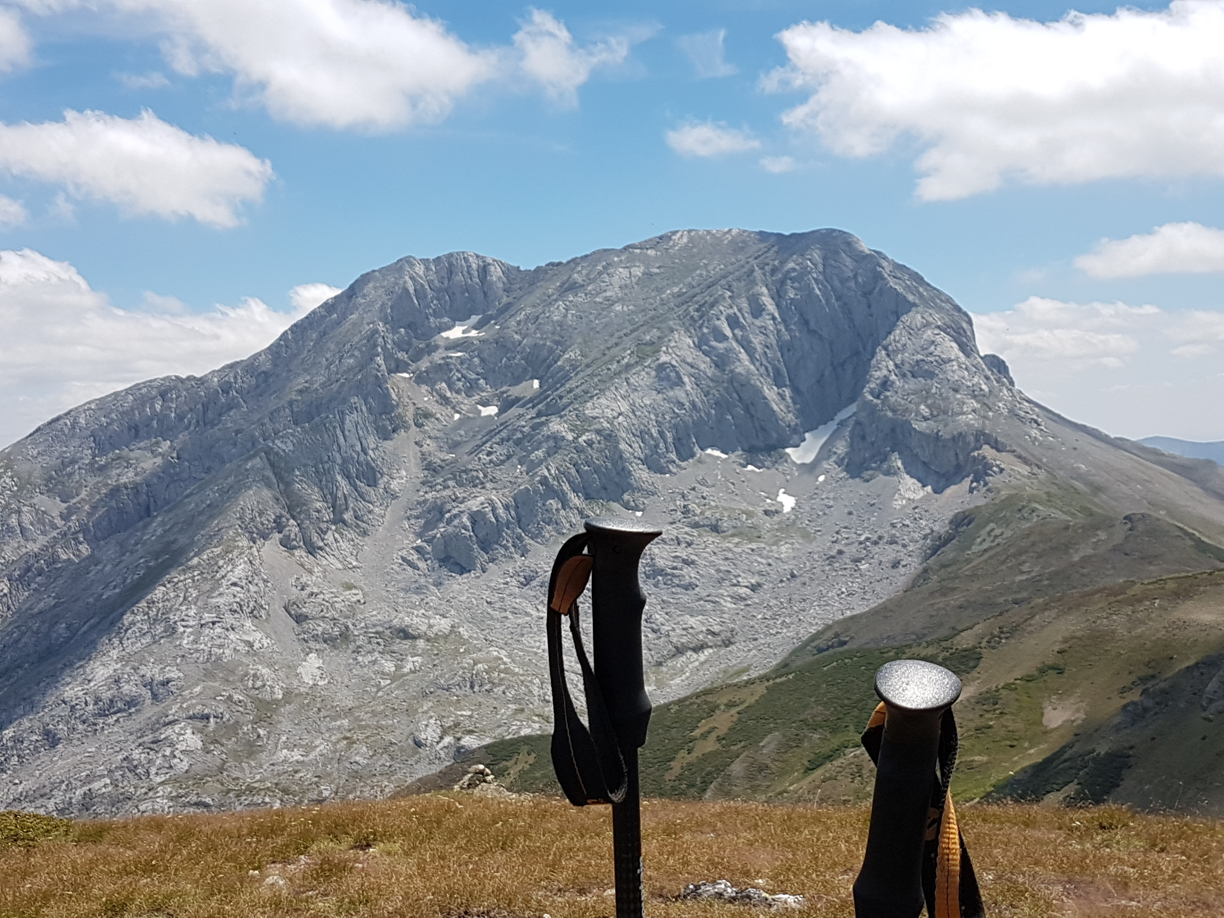 Ruta de montaña y foto de la cara norte del Espiguete